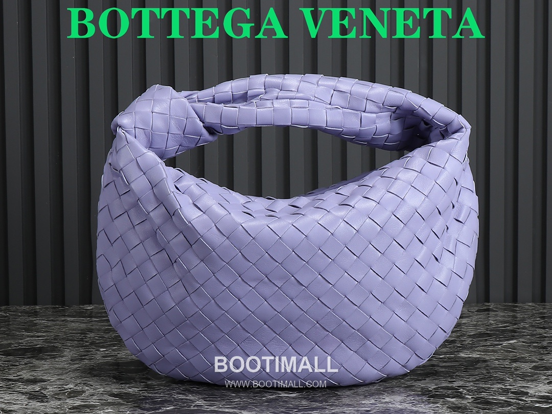 Bottega Veneta Jodie Intrecciato Nappa Leather Hobo Bag 보테가베네타 조디 인트레치아토 나파 호보백 36cm 1