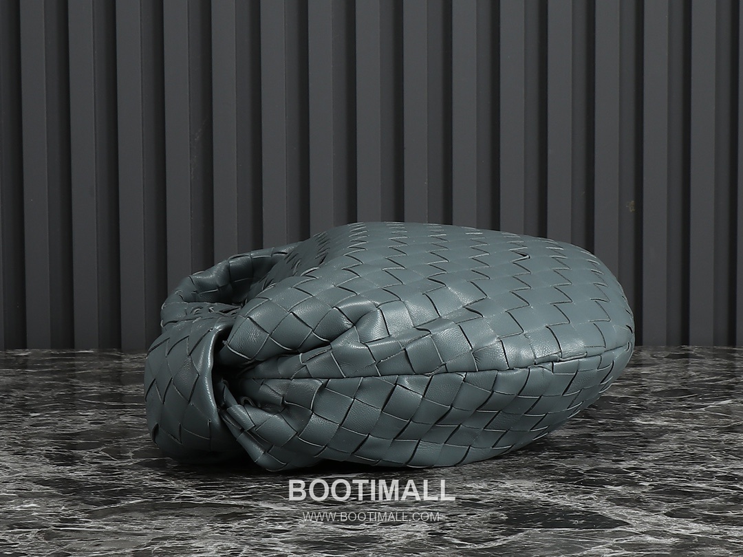 Bottega Veneta Jodie Intrecciato Nappa Leather Hobo Bag 보테가베네타 조디 인트레치아토 나파 호보백 36cm 4