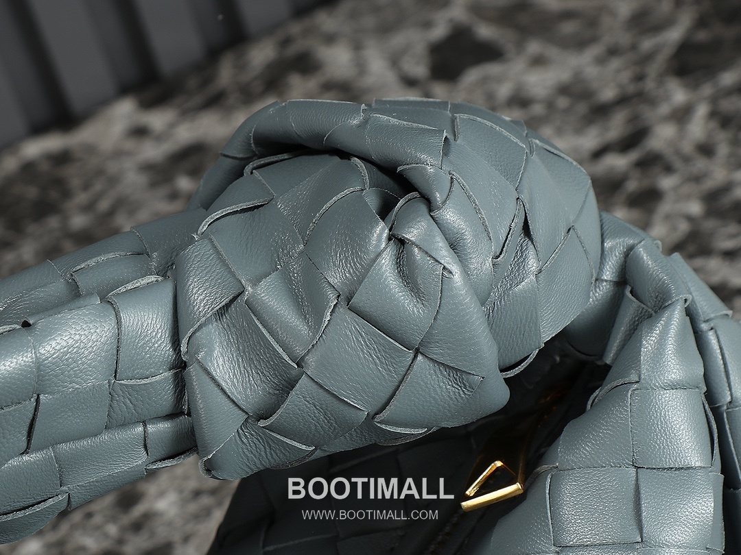 Bottega Veneta Jodie Intrecciato Nappa Leather Hobo Bag 보테가베네타 조디 인트레치아토 나파 호보백 36cm 5