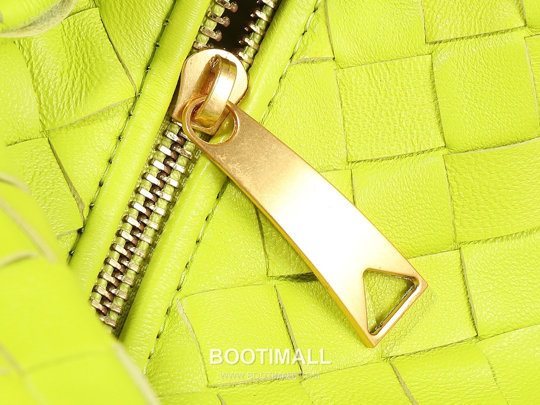 Bottega Veneta Jodie Intrecciato Nappa Leather Hobo Bag 보테가베네타 조디 인트레치아토 나파 호보백 36cm 6