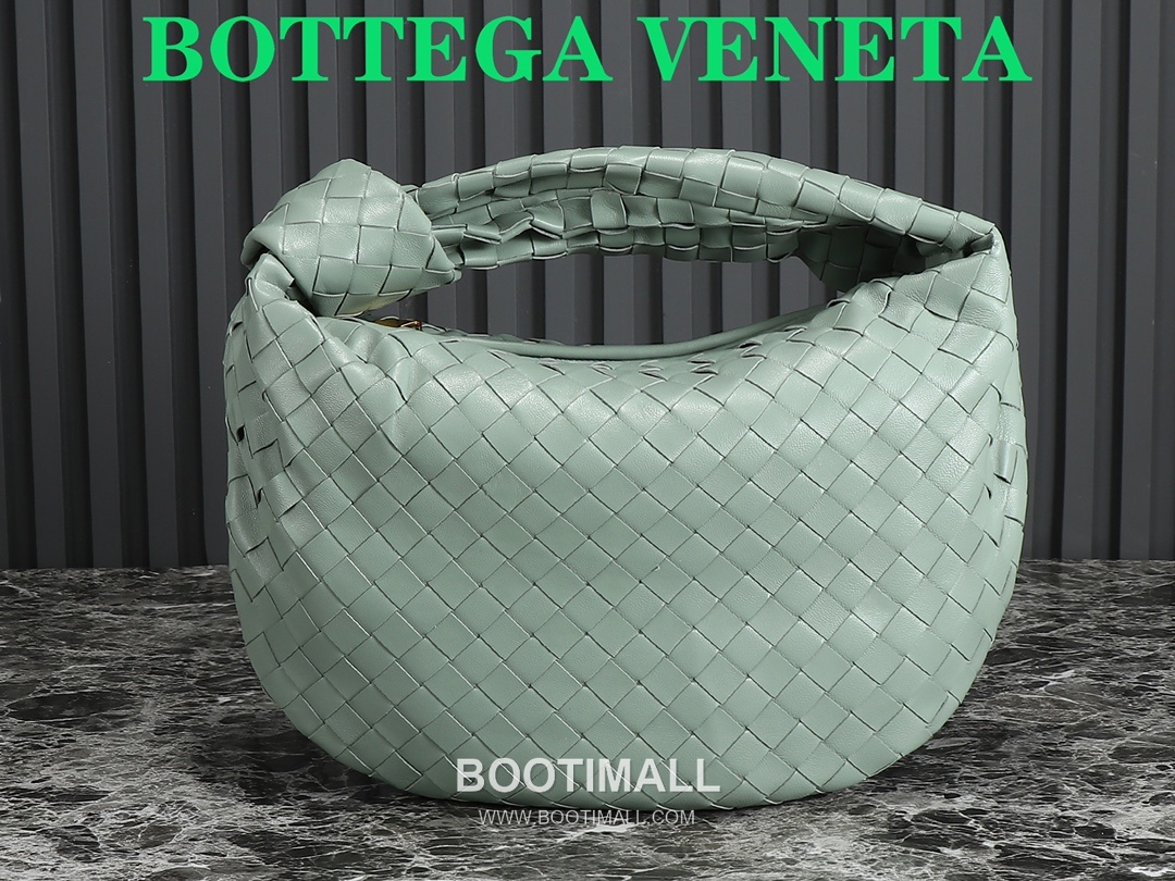 Bottega Veneta Jodie Intrecciato Nappa Leather Hobo Bag 보테가베네타 조디 인트레치아토 나파 호보백 36cm 1