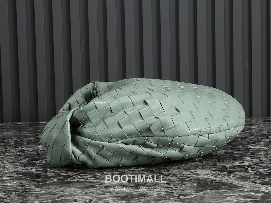 Bottega Veneta Jodie Intrecciato Nappa Leather Hobo Bag 보테가베네타 조디 인트레치아토 나파 호보백 36cm 4