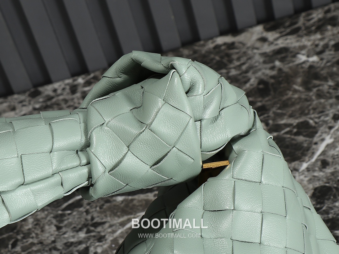 Bottega Veneta Jodie Intrecciato Nappa Leather Hobo Bag 보테가베네타 조디 인트레치아토 나파 호보백 36cm 5