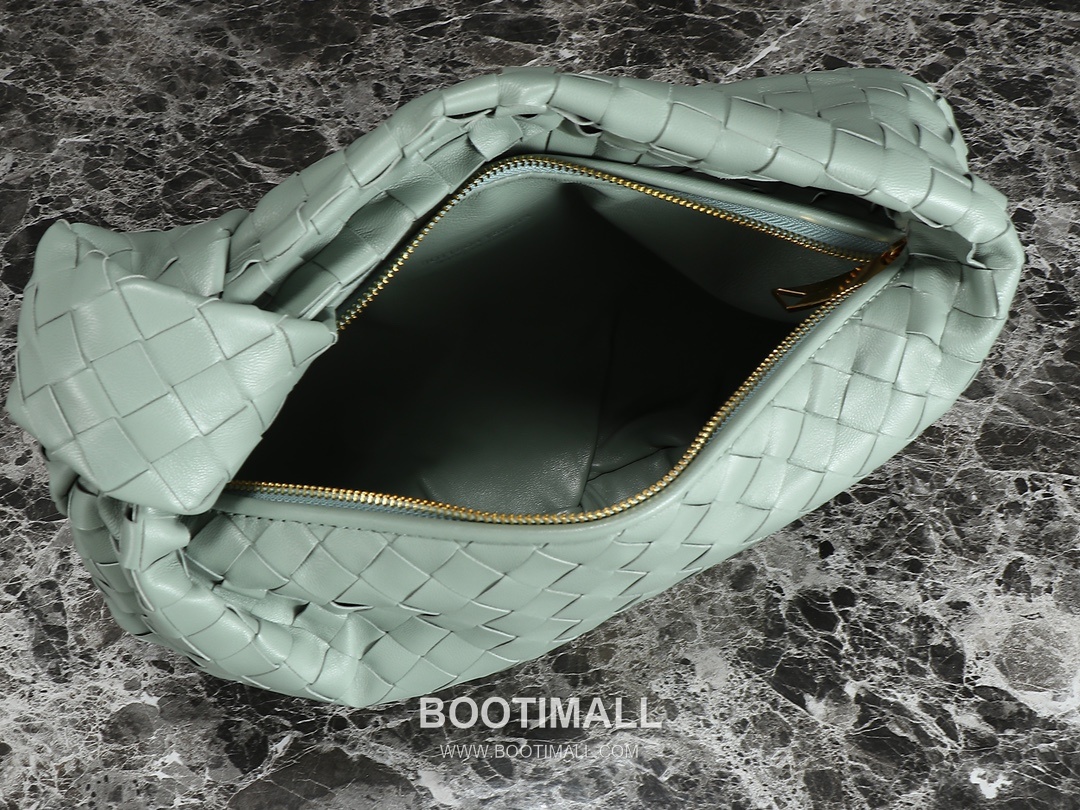 Bottega Veneta Jodie Intrecciato Nappa Leather Hobo Bag 보테가베네타 조디 인트레치아토 나파 호보백 36cm 7