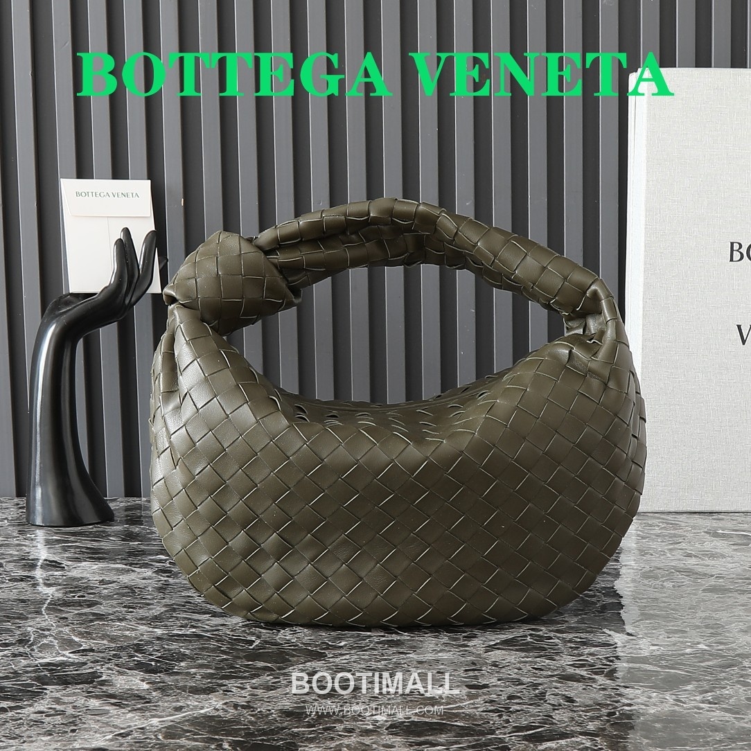 Bottega Veneta Jodie Intrecciato Nappa Leather Hobo Bag 보테가베네타 조디 인트레치아토 나파 호보백 36cm 1