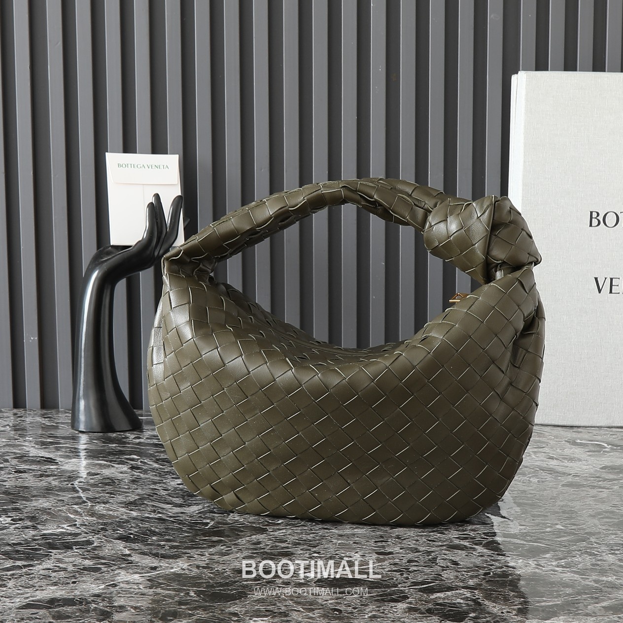 Bottega Veneta Jodie Intrecciato Nappa Leather Hobo Bag 보테가베네타 조디 인트레치아토 나파 호보백 36cm 3