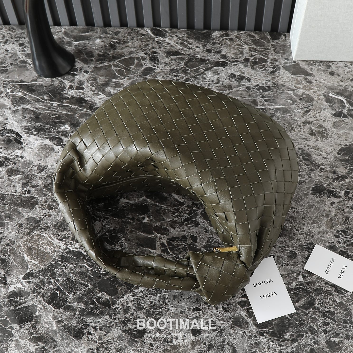 Bottega Veneta Jodie Intrecciato Nappa Leather Hobo Bag 보테가베네타 조디 인트레치아토 나파 호보백 36cm 4