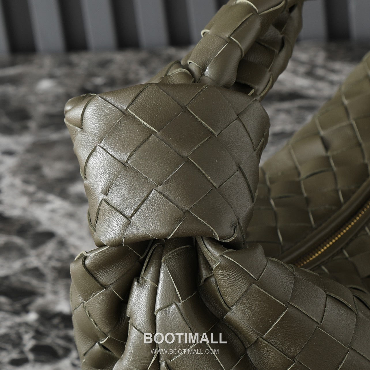 Bottega Veneta Jodie Intrecciato Nappa Leather Hobo Bag 보테가베네타 조디 인트레치아토 나파 호보백 36cm 7