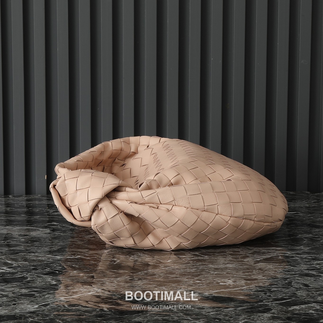 Bottega Veneta Jodie Intrecciato Nappa Leather Hobo Bag 보테가베네타 조디 인트레치아토 나파 호보백 36cm 2