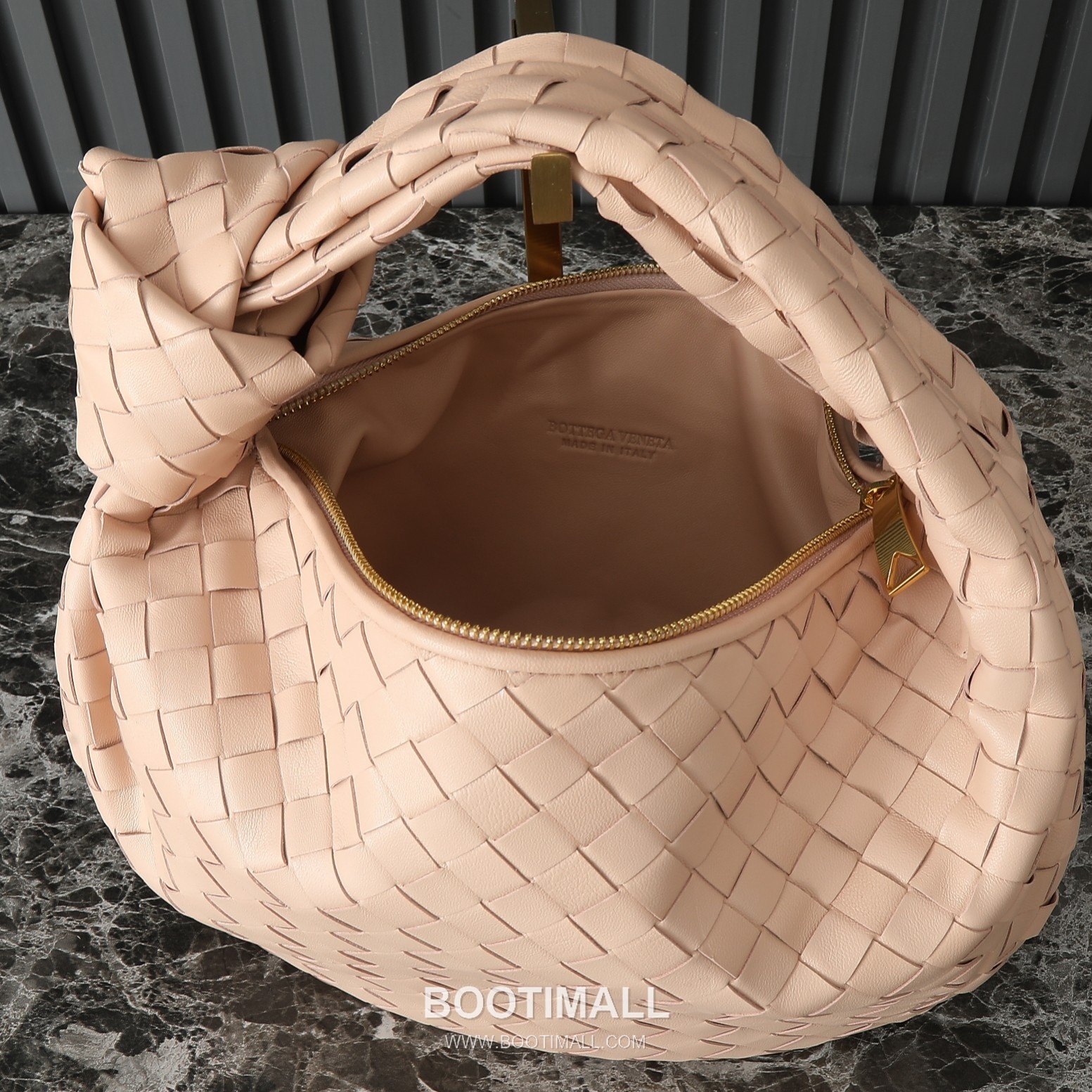 Bottega Veneta Jodie Intrecciato Nappa Leather Hobo Bag 보테가베네타 조디 인트레치아토 나파 호보백 36cm 7