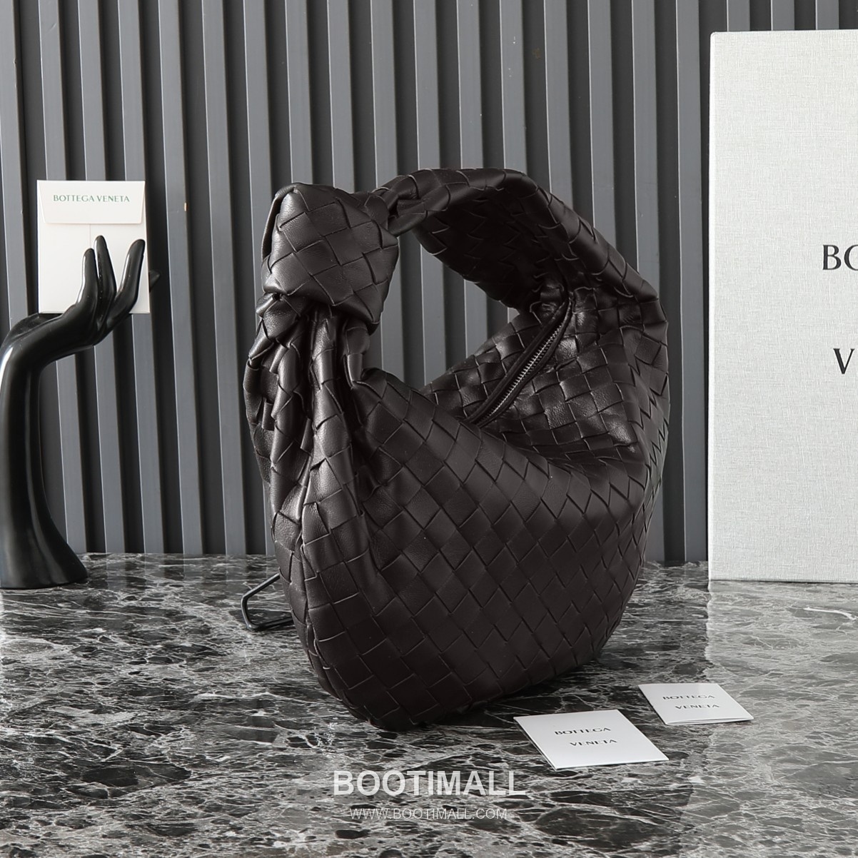 Bottega Veneta Jodie Intrecciato Nappa Leather Hobo Bag 보테가베네타 조디 인트레치아토 나파 호보백 36cm 2