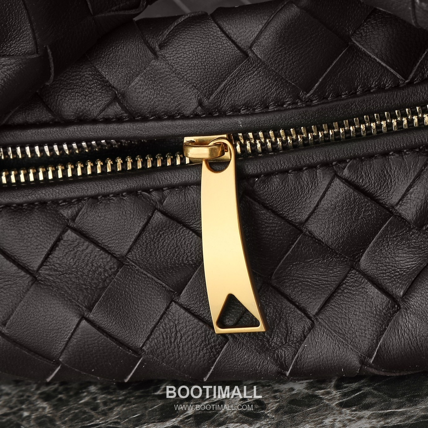 Bottega Veneta Jodie Intrecciato Nappa Leather Hobo Bag 보테가베네타 조디 인트레치아토 나파 호보백 36cm 7