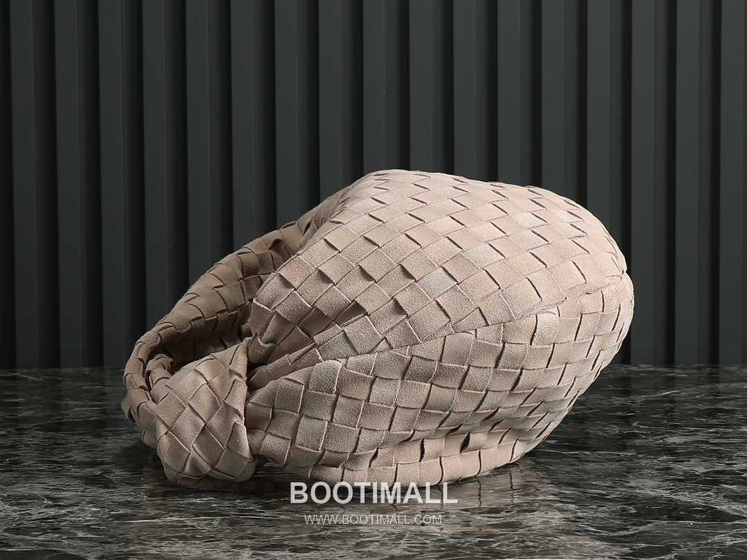 Bottega Veneta Jodie Intrecciato Nappa Leather Hobo Bag 보테가베네타 조디 인트레치아토 나파 호보백 36cm 3