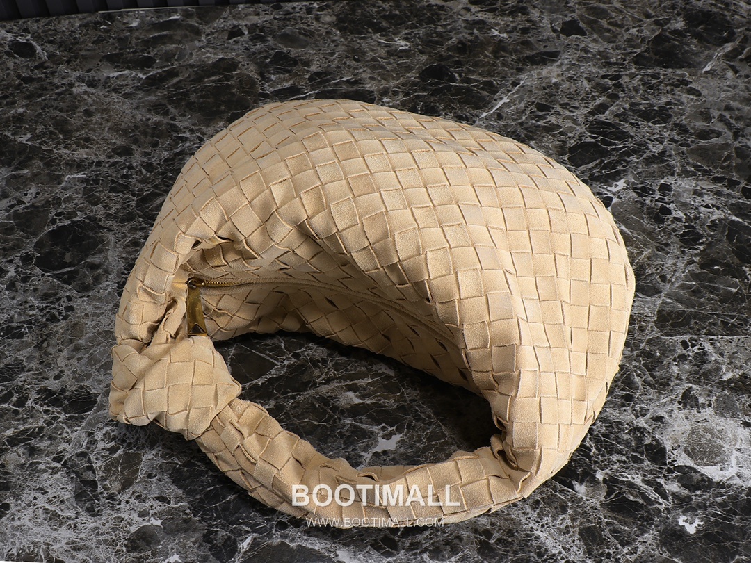 Bottega Veneta Jodie Intrecciato Nappa Leather Hobo Bag 보테가베네타 조디 인트레치아토 나파 호보백 36cm 2