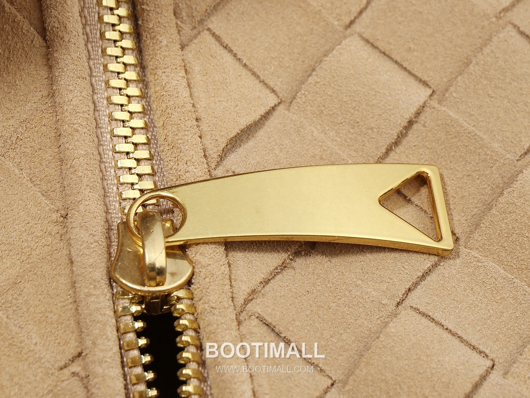 Bottega Veneta Jodie Intrecciato Nappa Leather Hobo Bag 보테가베네타 조디 인트레치아토 나파 호보백 36cm 7