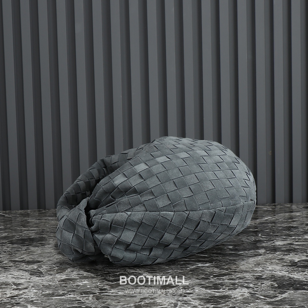 Bottega Veneta Jodie Intrecciato Nappa Leather Hobo Bag 보테가베네타 조디 인트레치아토 나파 호보백 36cm 3