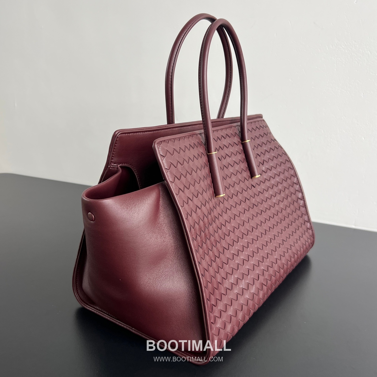 Bottega Veneta Barbare Intrecciato Nappa Leather Tote Bag 보테가베네타 바르바레 인트레치아토 나파 토트백 37cm 2
