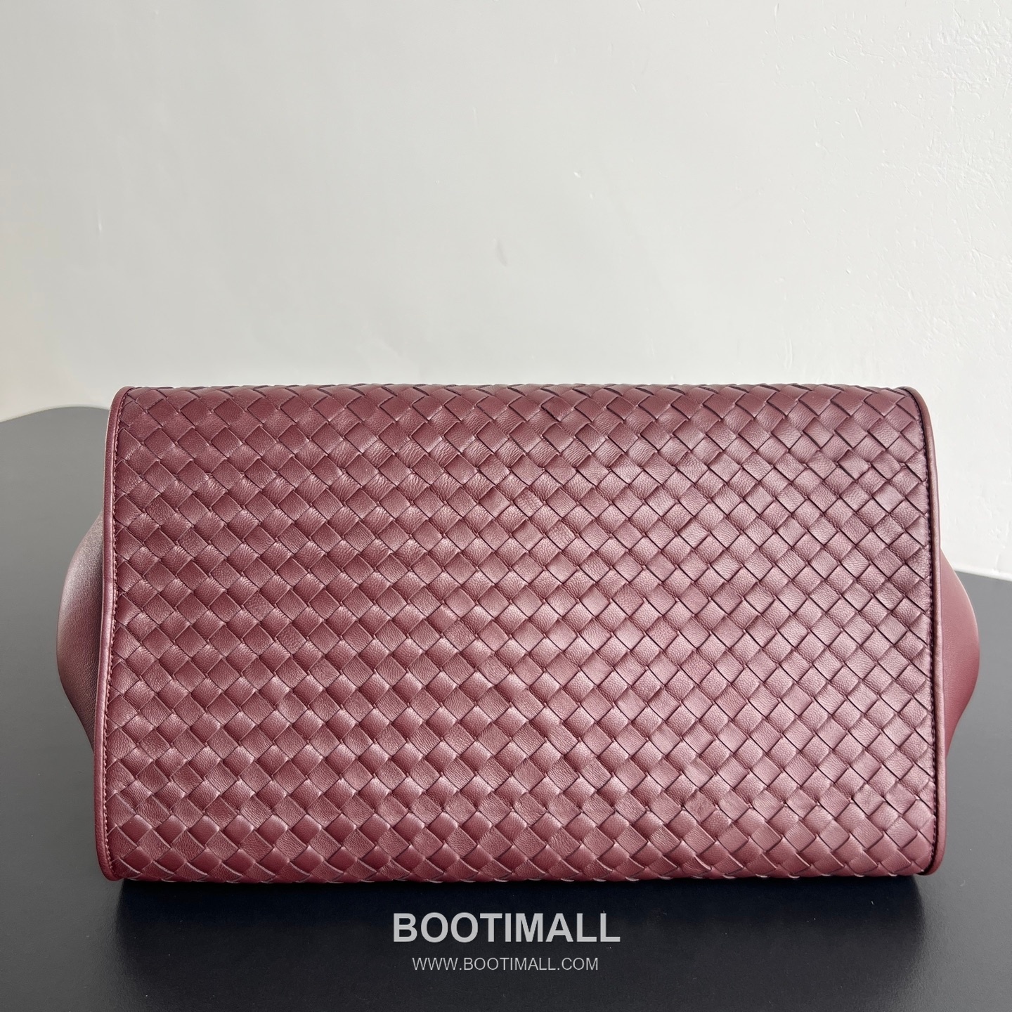 Bottega Veneta Barbare Intrecciato Nappa Leather Tote Bag 보테가베네타 바르바레 인트레치아토 나파 토트백 37cm 3