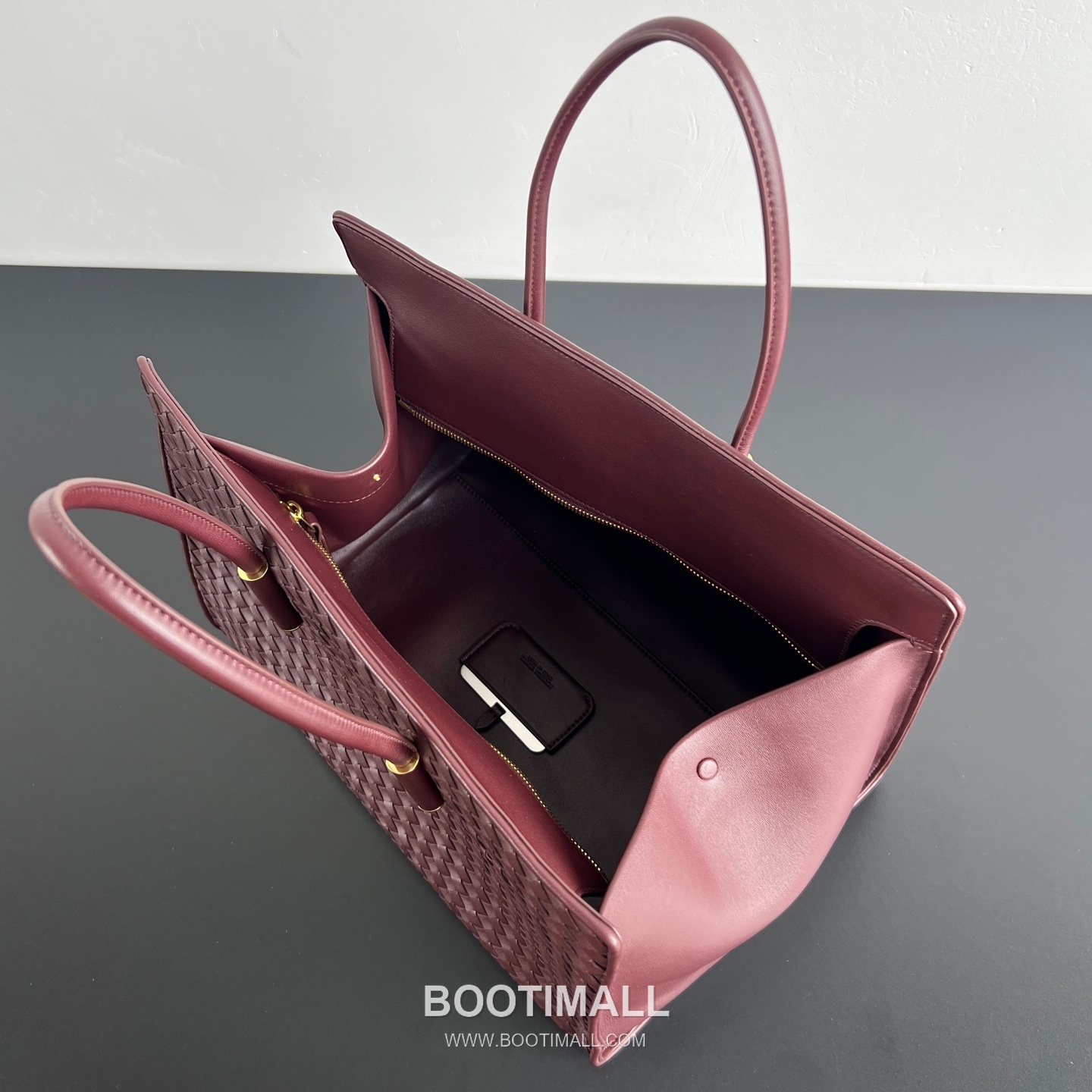 Bottega Veneta Barbare Intrecciato Nappa Leather Tote Bag 보테가베네타 바르바레 인트레치아토 나파 토트백 37cm 5
