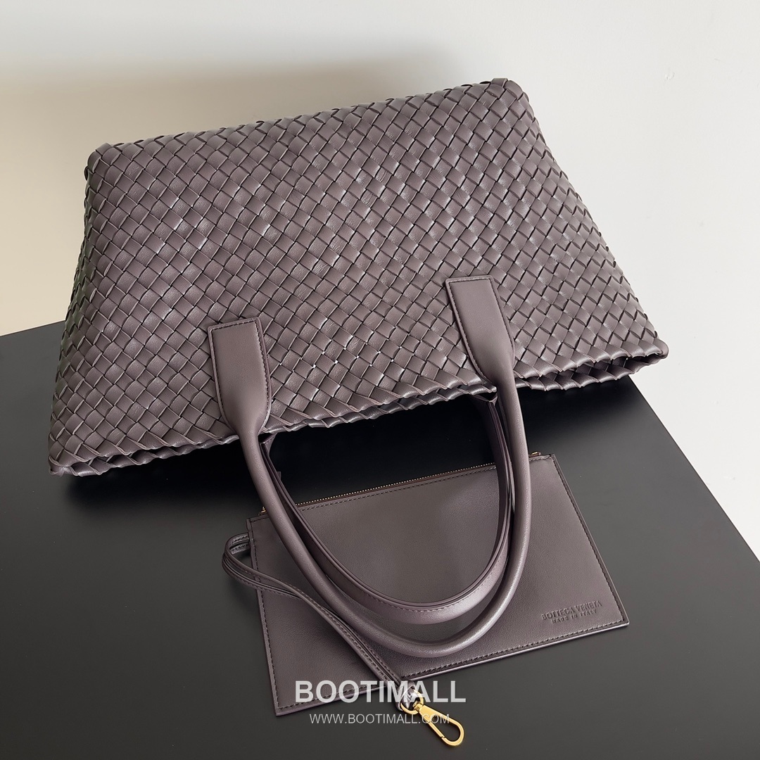 Bottega Veneta Cabat Intrecciato Nappa Leather Tote Bag 보테가베네타 카바 인트레치아토 나파 토트백 48cm 2