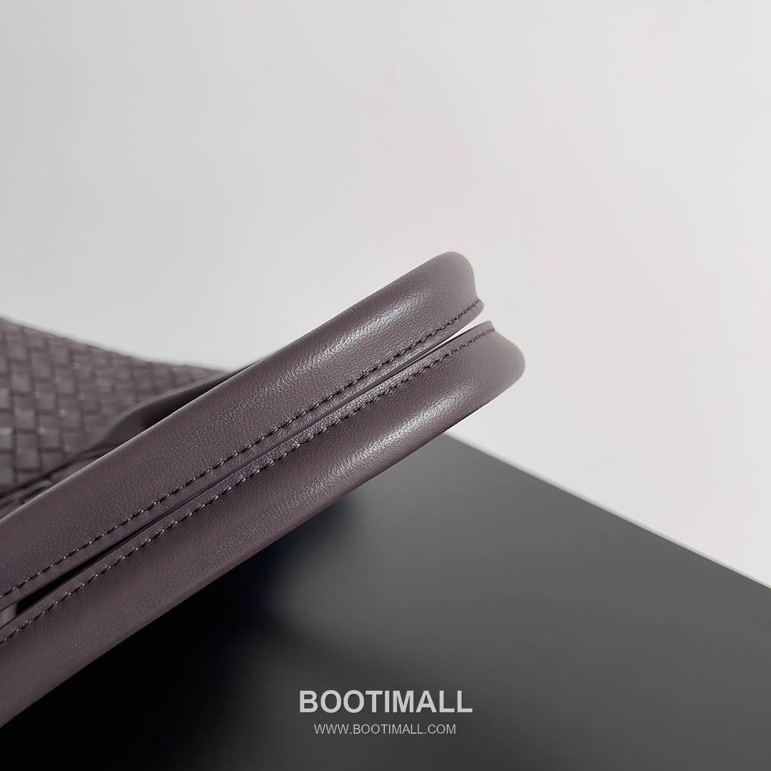 Bottega Veneta Cabat Intrecciato Nappa Leather Tote Bag 보테가베네타 카바 인트레치아토 나파 토트백 48cm 6