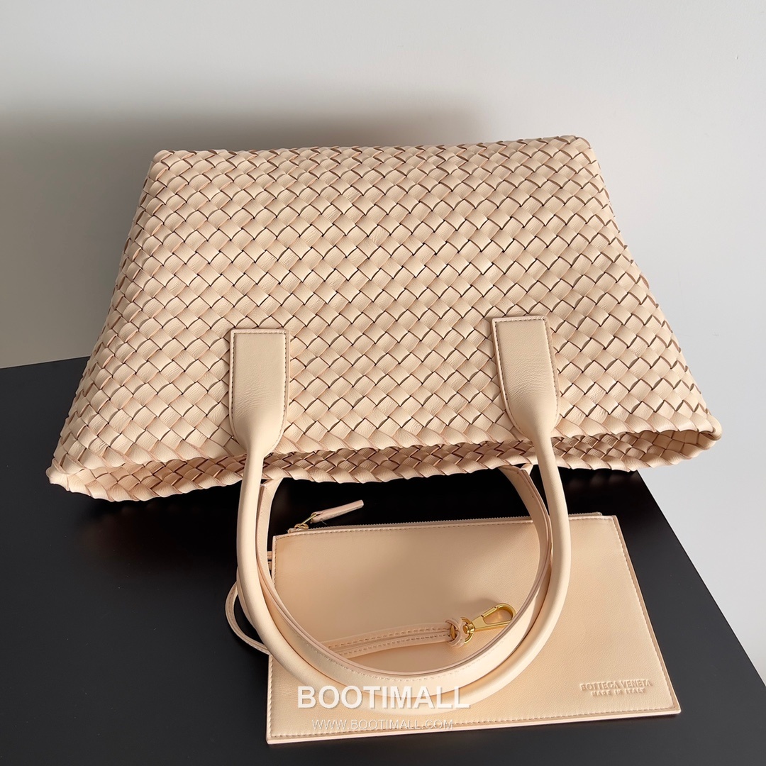 Bottega Veneta Cabat Intrecciato Nappa Leather Tote Bag 보테가베네타 카바 인트레치아토 나파 토트백 48cm 2