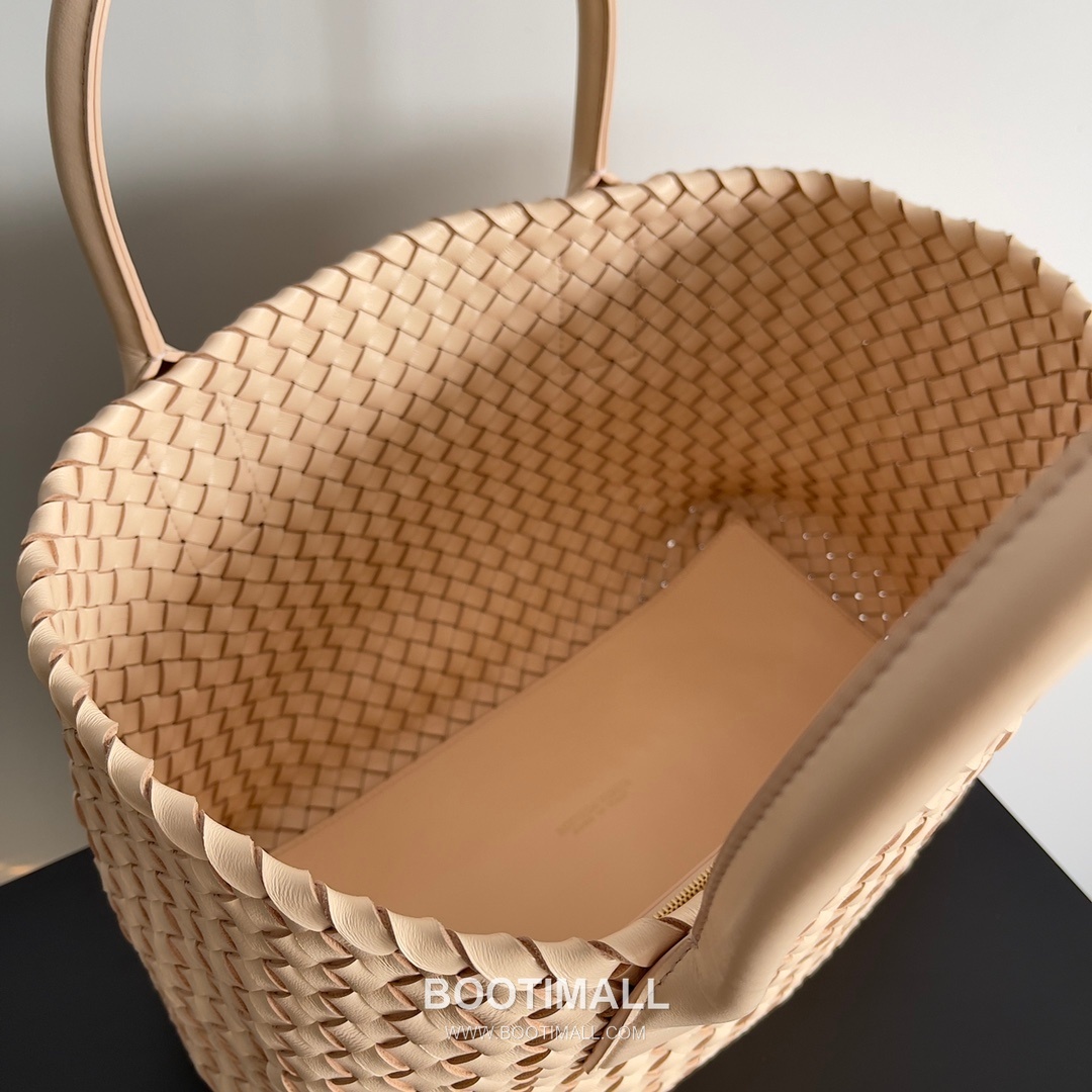 Bottega Veneta Cabat Intrecciato Nappa Leather Tote Bag 보테가베네타 카바 인트레치아토 나파 토트백 48cm 8