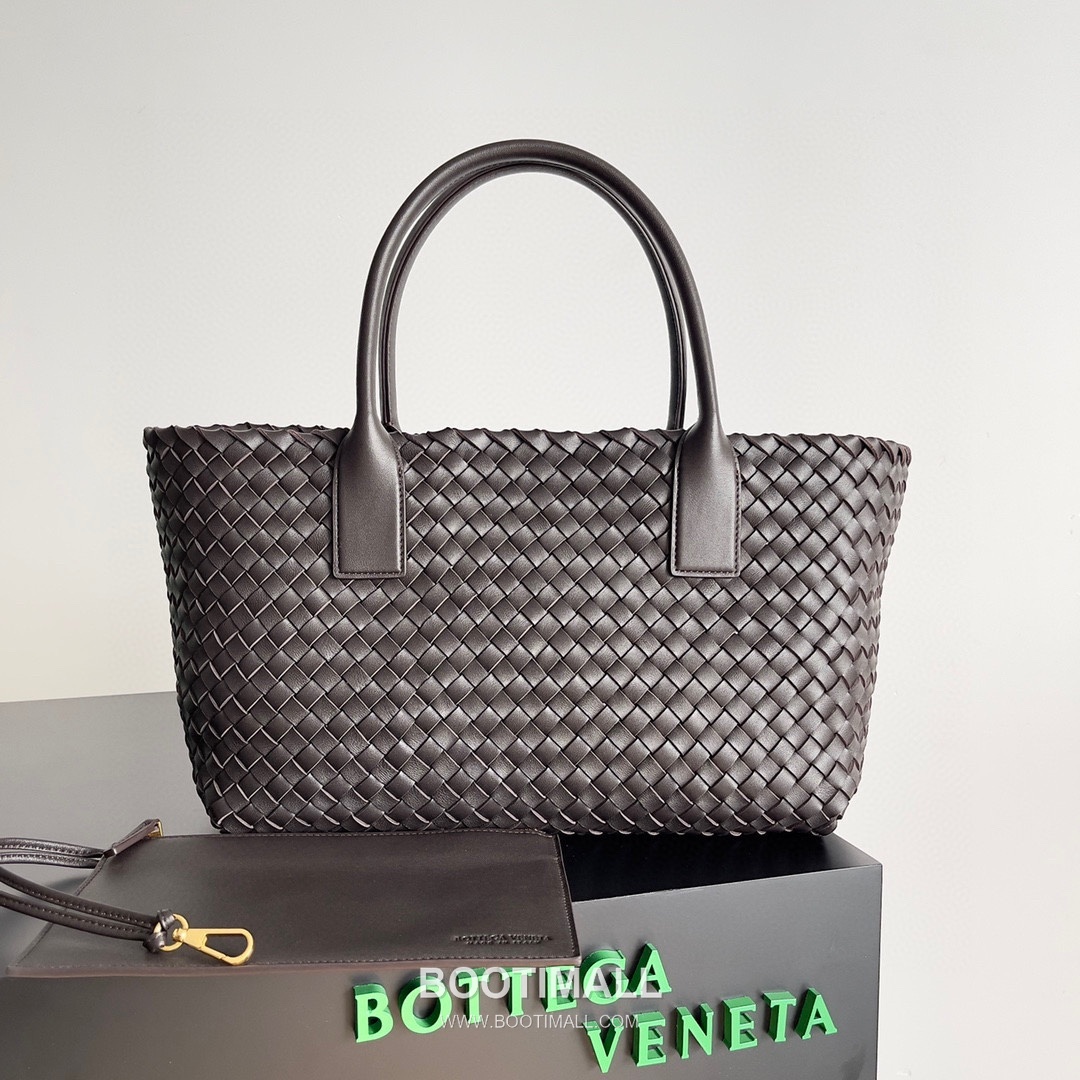 Bottega Veneta Cabat Intrecciato Nappa Leather Tote Bag 보테가베네타 카바 인트레치아토 나파 토트백 48cm 3