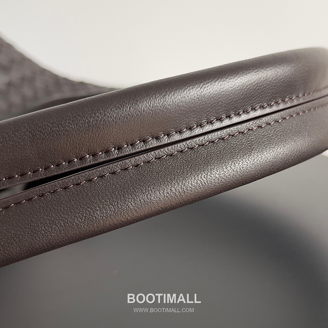 Bottega Veneta Cabat Intrecciato Nappa Leather Tote Bag 보테가베네타 카바 인트레치아토 나파 토트백 48cm 6