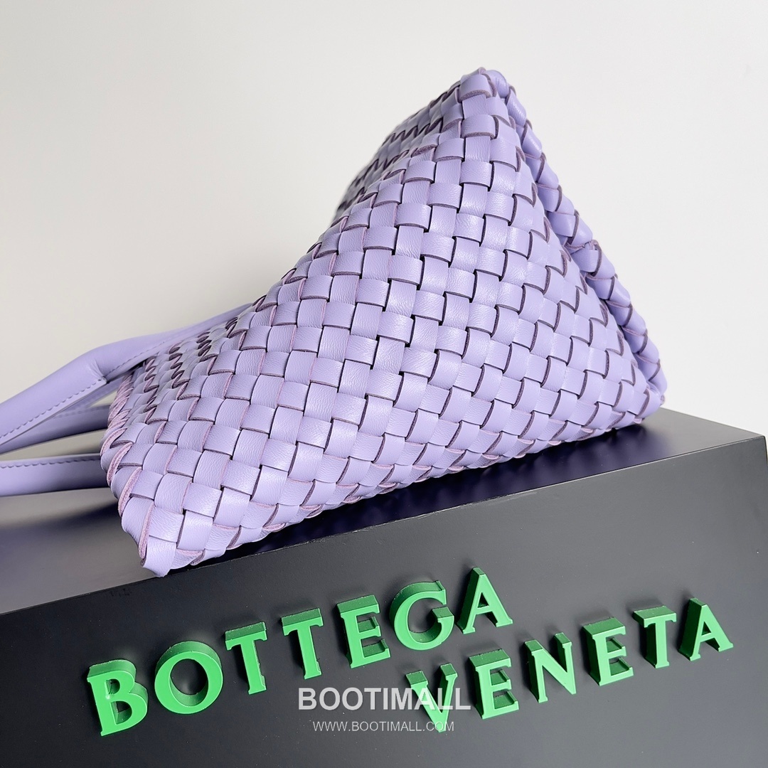 Bottega Veneta Cabat Intrecciato Nappa Leather Tote Bag 보테가베네타 카바 인트레치아토 나파 토트백 48cm 4