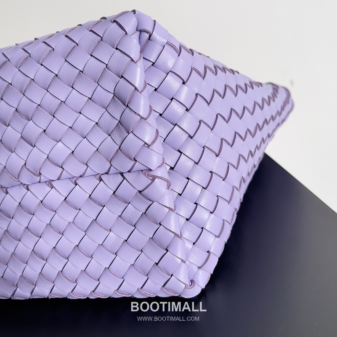 Bottega Veneta Cabat Intrecciato Nappa Leather Tote Bag 보테가베네타 카바 인트레치아토 나파 토트백 48cm 5