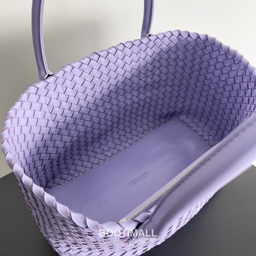 Bottega Veneta Cabat Intrecciato Nappa Leather Tote Bag 보테가베네타 카바 인트레치아토 나파 토트백 48cm 8