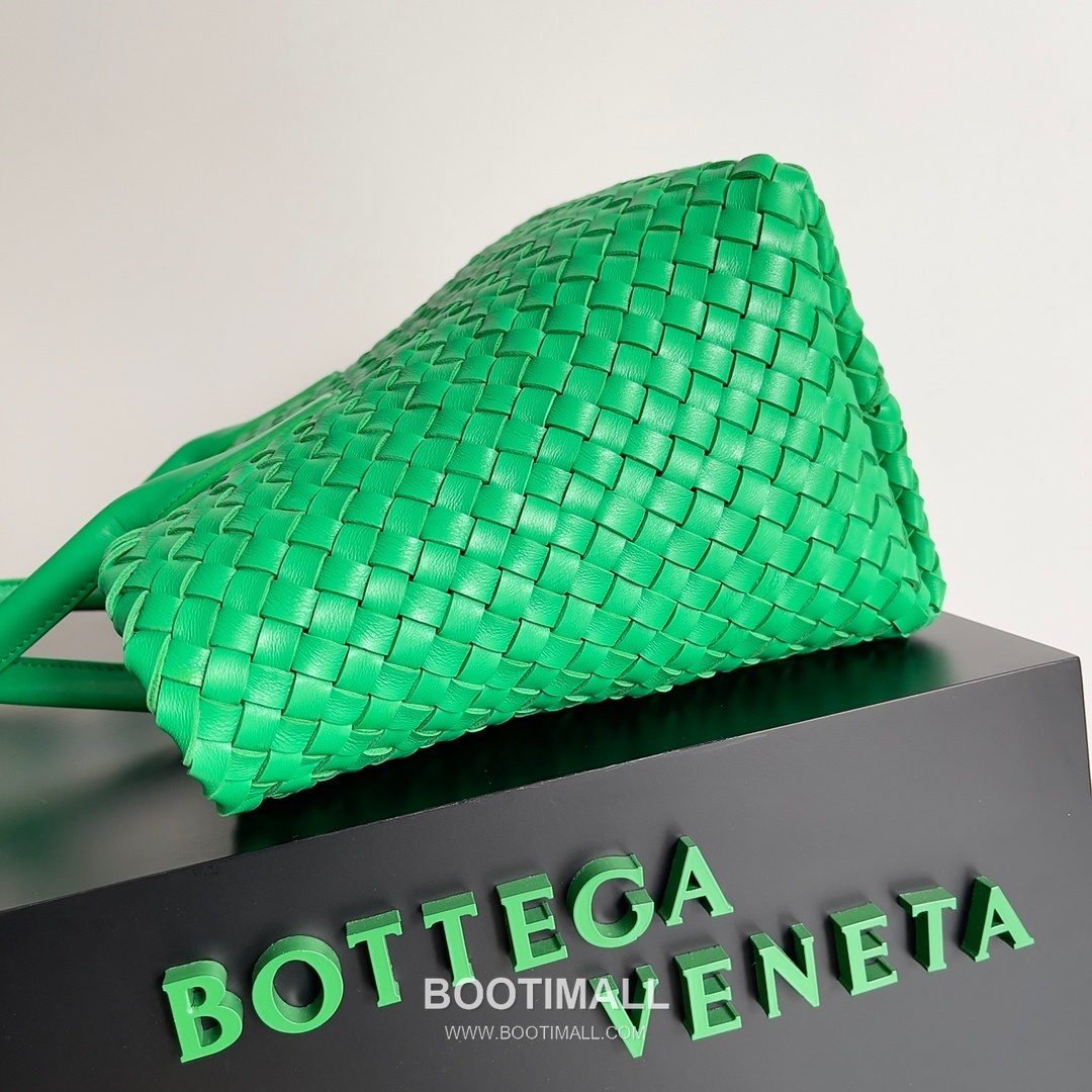 Bottega Veneta Cabat Intrecciato Nappa Leather Tote Bag 보테가베네타 카바 인트레치아토 나파 토트백 48cm 4