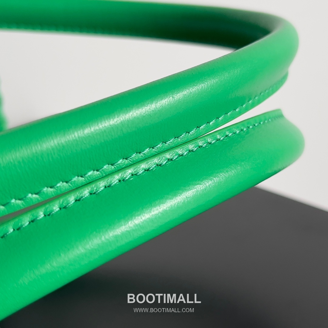 Bottega Veneta Cabat Intrecciato Nappa Leather Tote Bag 보테가베네타 카바 인트레치아토 나파 토트백 48cm 7