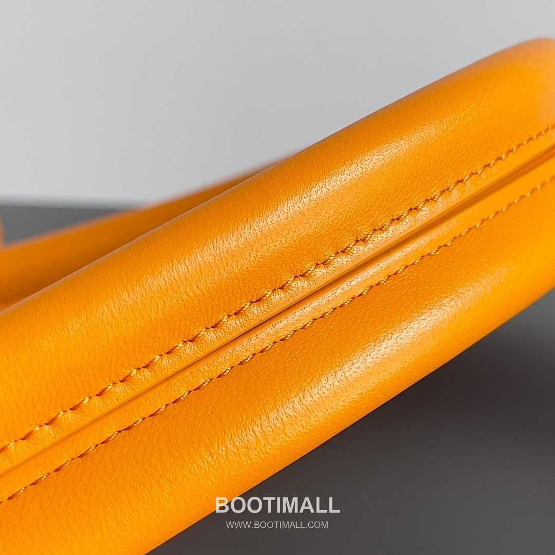 Bottega Veneta Cabat Intrecciato Nappa Leather Tote Bag 보테가베네타 카바 인트레치아토 나파 토트백 48cm 7