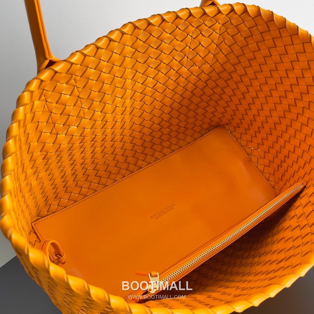 Bottega Veneta Cabat Intrecciato Nappa Leather Tote Bag 보테가베네타 카바 인트레치아토 나파 토트백 48cm 8