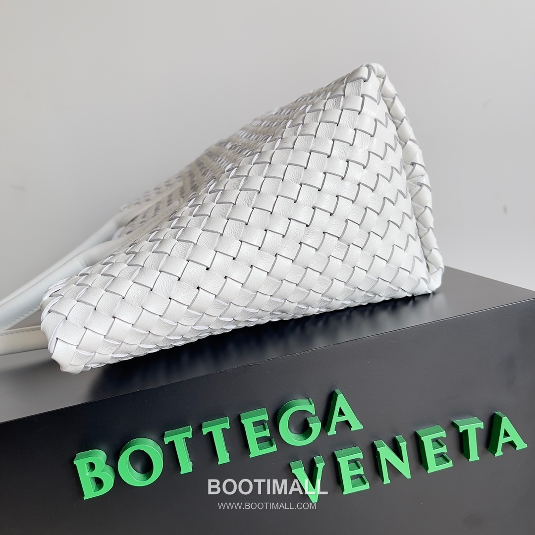 Bottega Veneta Cabat Intrecciato Nappa Leather Tote Bag 보테가베네타 카바 인트레치아토 나파 토트백 48cm 4