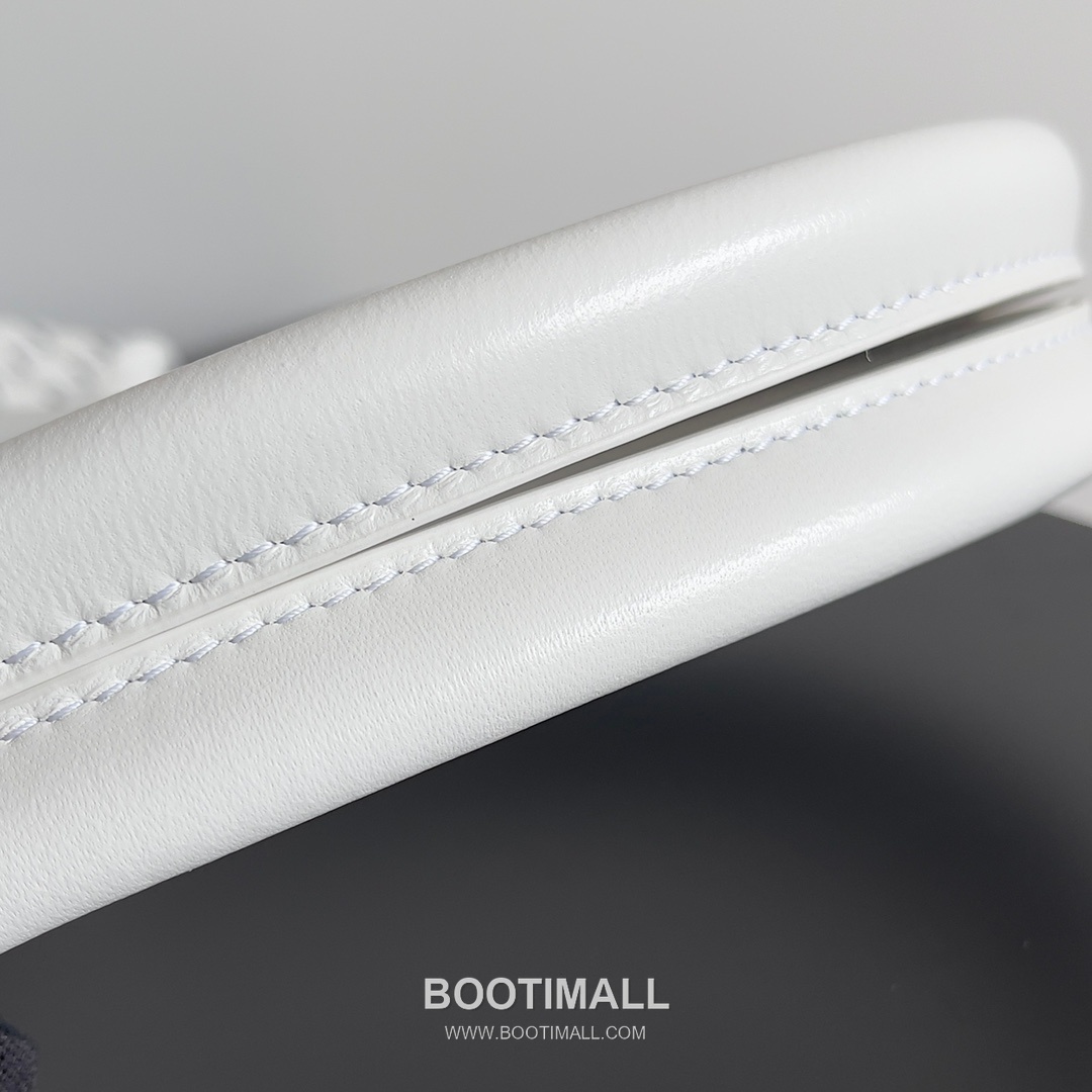 Bottega Veneta Cabat Intrecciato Nappa Leather Tote Bag 보테가베네타 카바 인트레치아토 나파 토트백 48cm 5