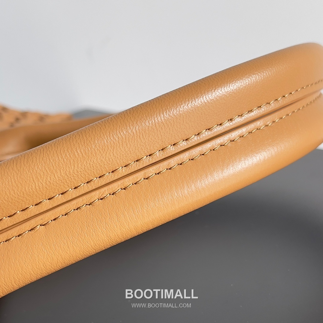 Bottega Veneta Cabat Intrecciato Nappa Leather Tote Bag 보테가베네타 카바 인트레치아토 나파 토트백 48cm 7