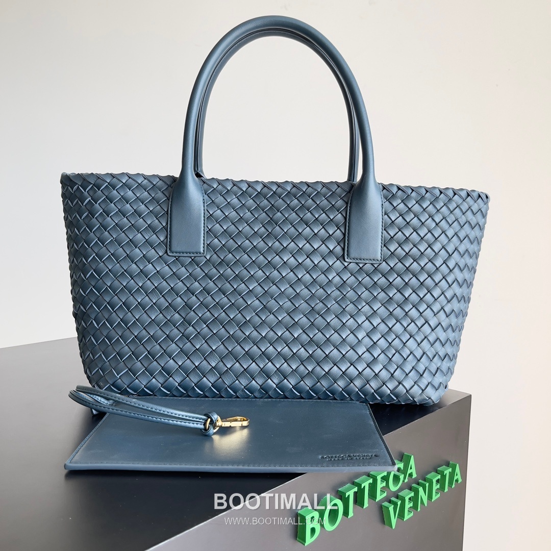 Bottega Veneta Cabat Intrecciato Nappa Leather Tote Bag 보테가베네타 카바 인트레치아토 나파 토트백 48cm 1