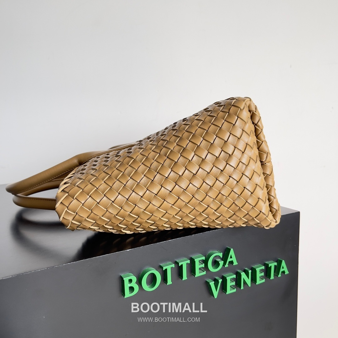 Bottega Veneta Cabat Intrecciato Nappa Leather Tote Bag 보테가베네타 카바 인트레치아토 나파 토트백 48cm 4