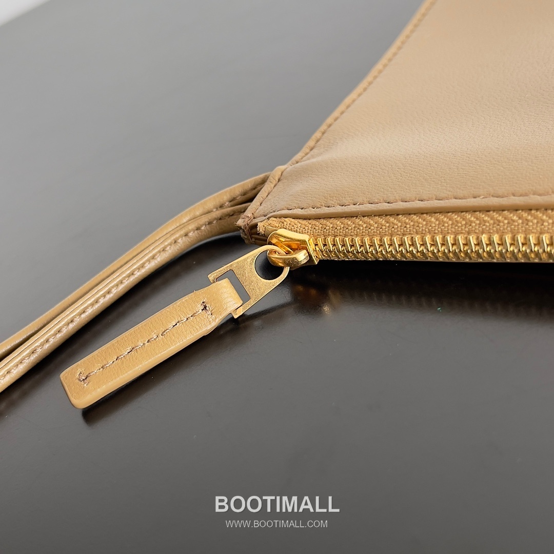 Bottega Veneta Cabat Intrecciato Nappa Leather Tote Bag 보테가베네타 카바 인트레치아토 나파 토트백 48cm 9