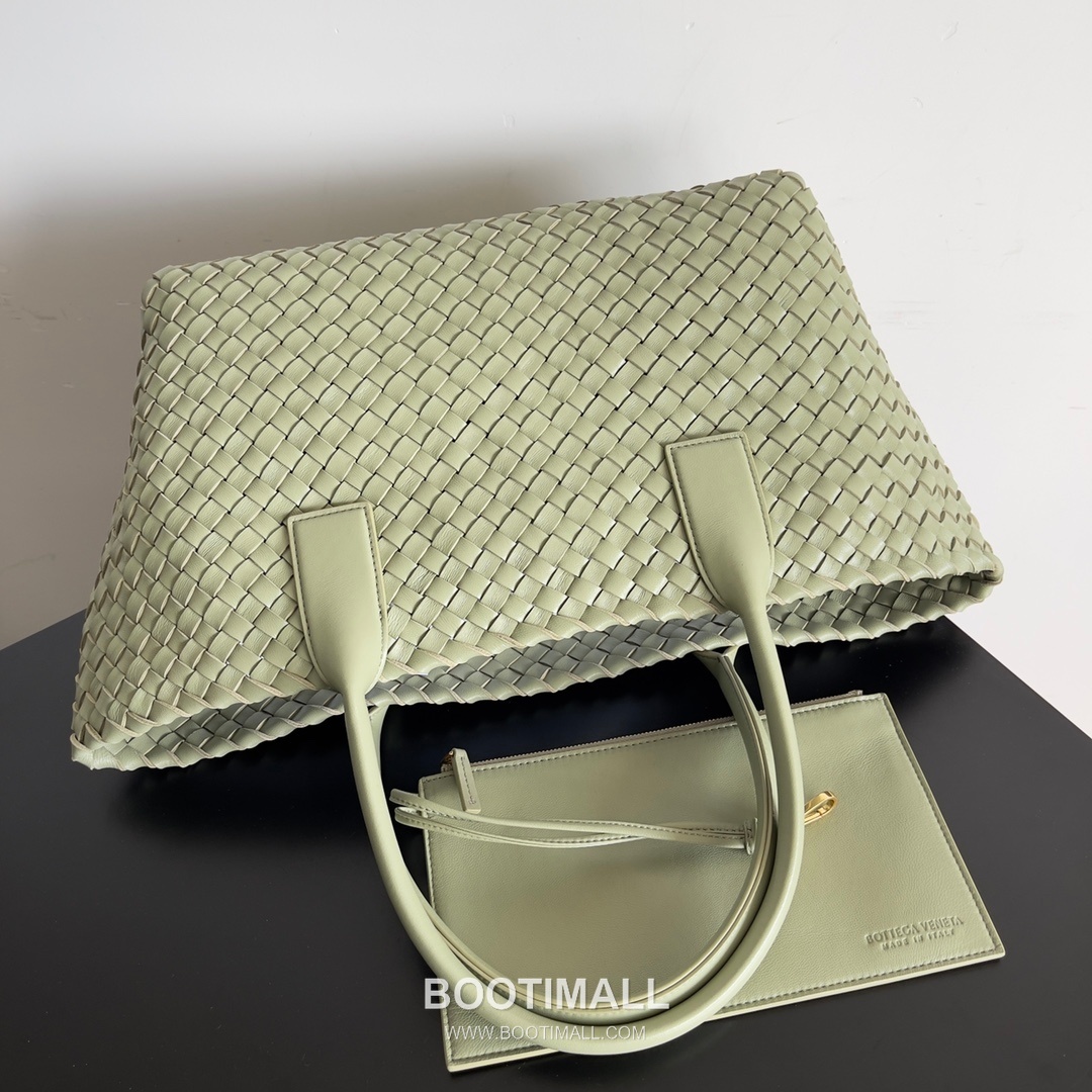 Bottega Veneta Cabat Intrecciato Nappa Leather Tote Bag 보테가베네타 카바 인트레치아토 나파 토트백 48cm 2