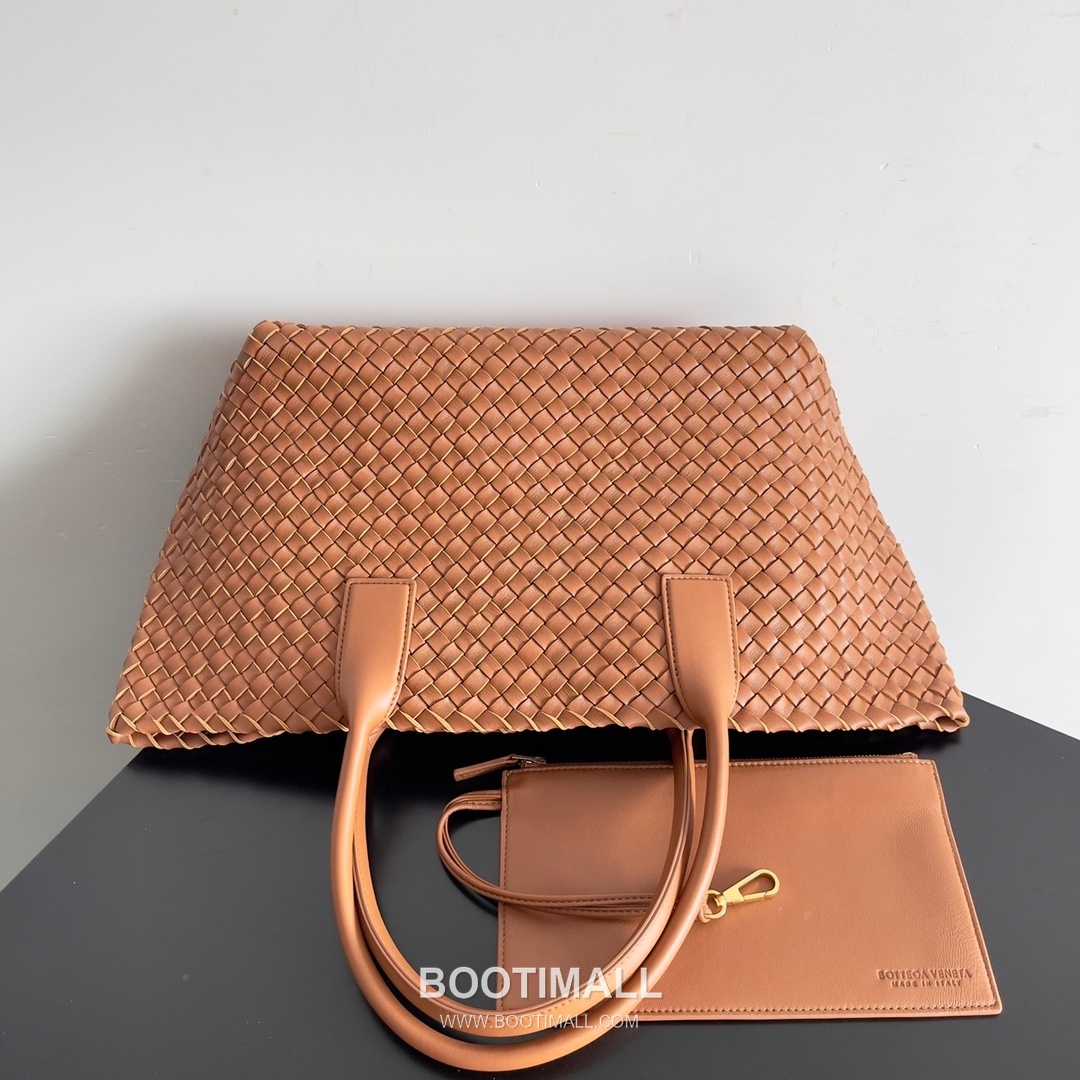 Bottega Veneta Cabat Intrecciato Nappa Leather Tote Bag 보테가베네타 카바 인트레치아토 나파 토트백 48cm 2