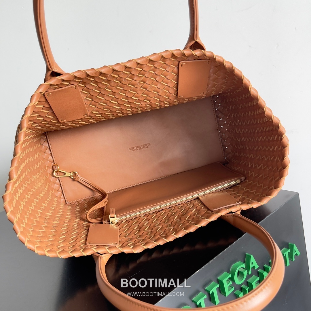Bottega Veneta Cabat Intrecciato Nappa Leather Tote Bag 보테가베네타 카바 인트레치아토 나파 토트백 48cm 8