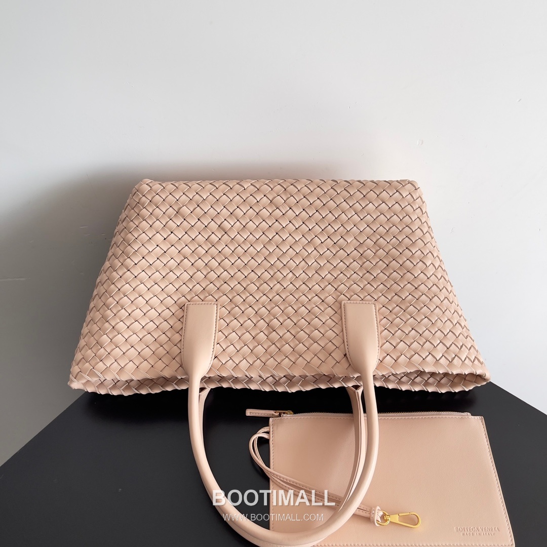 Bottega Veneta Cabat Intrecciato Nappa Leather Tote Bag 보테가베네타 카바 인트레치아토 나파 토트백 48cm 2