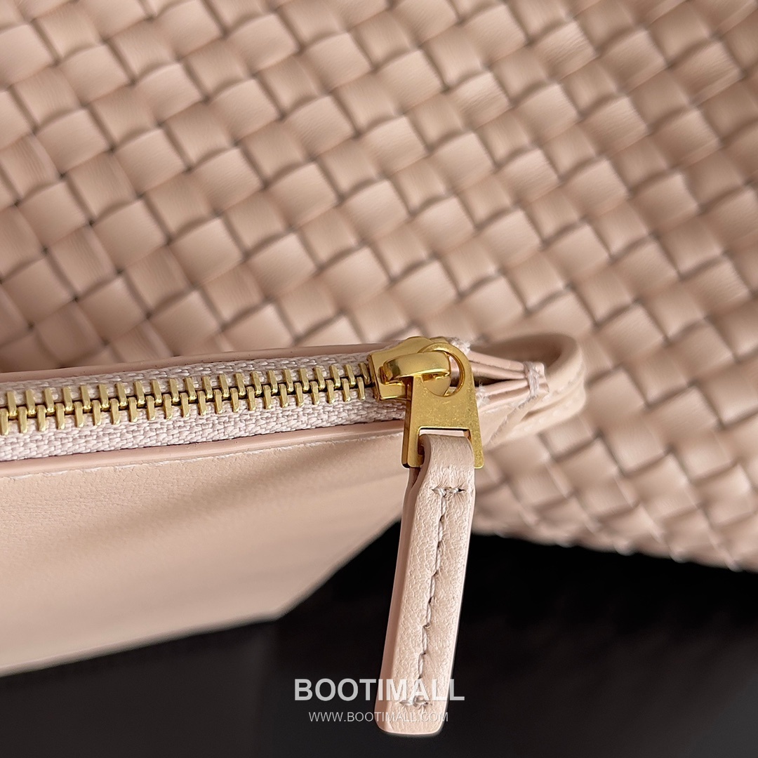 Bottega Veneta Cabat Intrecciato Nappa Leather Tote Bag 보테가베네타 카바 인트레치아토 나파 토트백 48cm 7