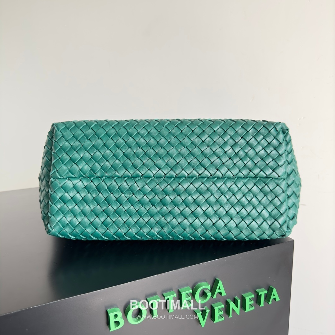 Bottega Veneta Cabat Intrecciato Nappa Leather Tote Bag 보테가베네타 카바 인트레치아토 나파 토트백 48cm 3