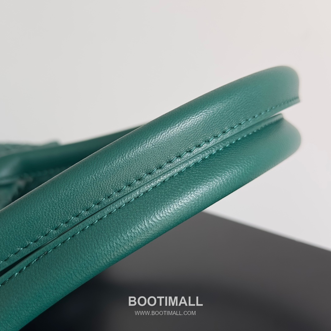 Bottega Veneta Cabat Intrecciato Nappa Leather Tote Bag 보테가베네타 카바 인트레치아토 나파 토트백 48cm 5