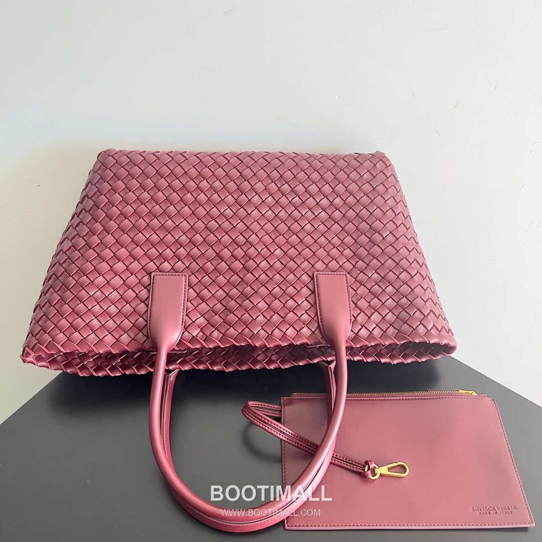 Bottega Veneta Cabat Intrecciato Nappa Leather Tote Bag 보테가베네타 카바 인트레치아토 나파 토트백 48cm 2